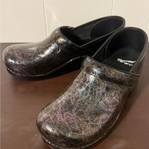 Dansko Black multicolor  Clogs